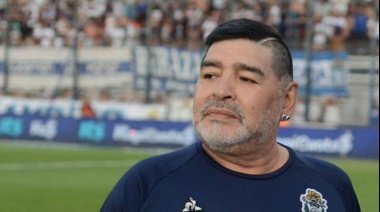 Nelson Castro reveló que Diego Maradona “está enterrado sin corazón"