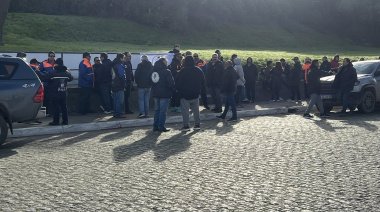 Serenos de buques protestaron frente al Puerto Quequén por decreto que destruyó sus fuentes laborales
