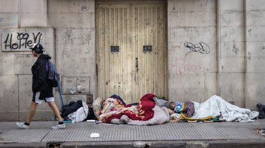 La pobreza bajó al 31,6% durante el primer semestre del año, según el INDEC