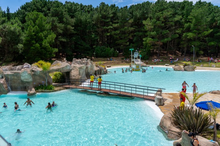 San Cayetano, Aguas del Pinar, Gargaglione, Christiansen, Temporada, verano, complejo turístico, balneario