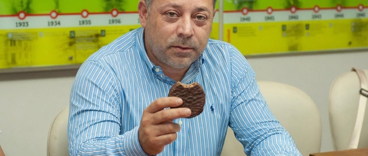 Haciendo cuentas: ¿Cuántos alfajores le cuesta a los vecinos mes de salario del intendente Arturo Rojas?