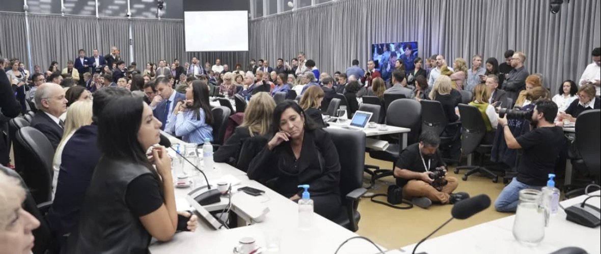 Diputados debate la reforma de la Ley de Glaciares en medio del escándalo que salpica a Manuel Adorni