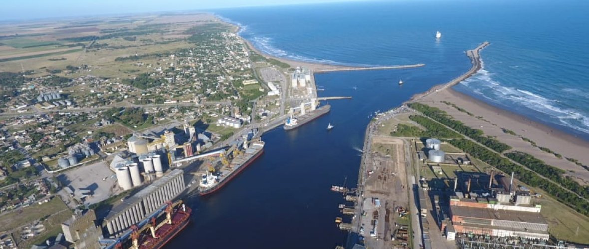 Puerto Quequén impulsa obras clave: Avanzan el refulado costero y la recuperación de la Avenida Almirante Brown