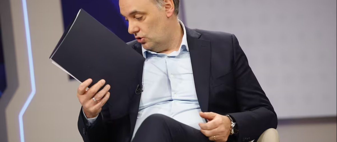Adorni contra las cuerdas: La oposición pide una interpelación y el PRO le retira el apoyo