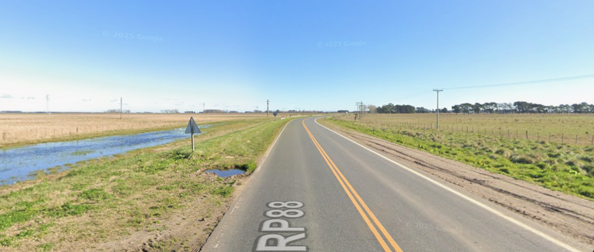 Tragedia en la Ruta 88: Murió un remisero de Necochea tras chocar contra un camión y dos jóvenes resultaron heridas