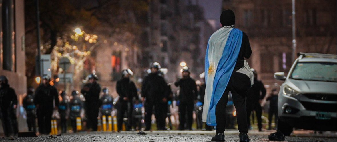 Ley de Propiedad Privada: La Policía reprime a quienes se manifiestan en contra del proyecto