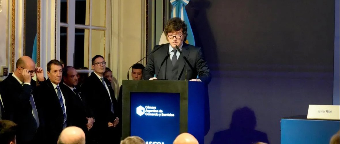 Milei culpó al aborto por la caída de la natalidad: "Estamos pagando muy cara la locura de los pañuelitos verdes"