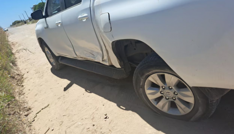 Fuerte choque entre un auto y una camioneta en 42 y 107 - Diario Cuatro ...
