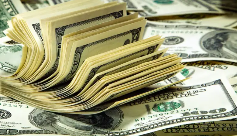 Sin cepo cambiario: El dólar arranca libre y esperan una devaluación del 15%