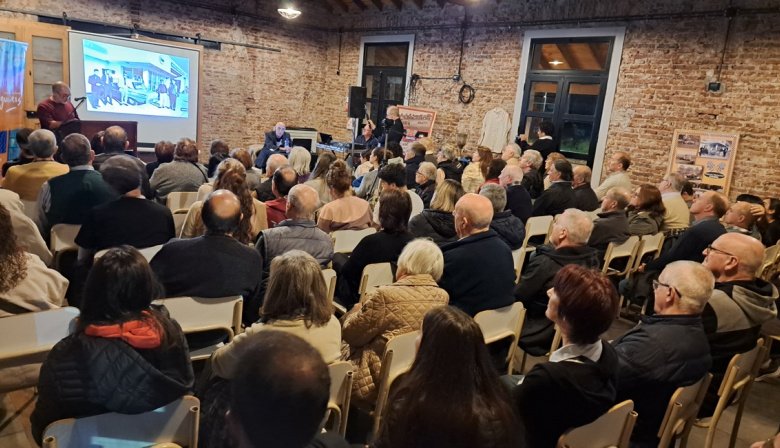 Presentaron un libro sobre la historia del automovilismo de Lobería