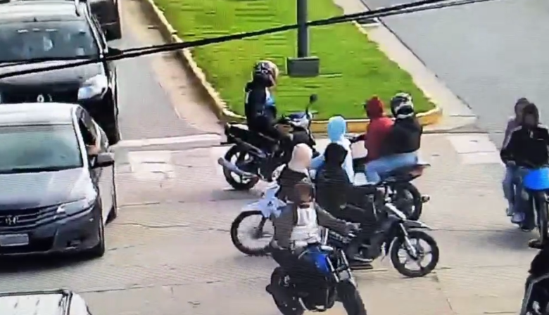 Video: Así fueron los allanamientos donde secuestraron motos, drogas y armas en Necochea