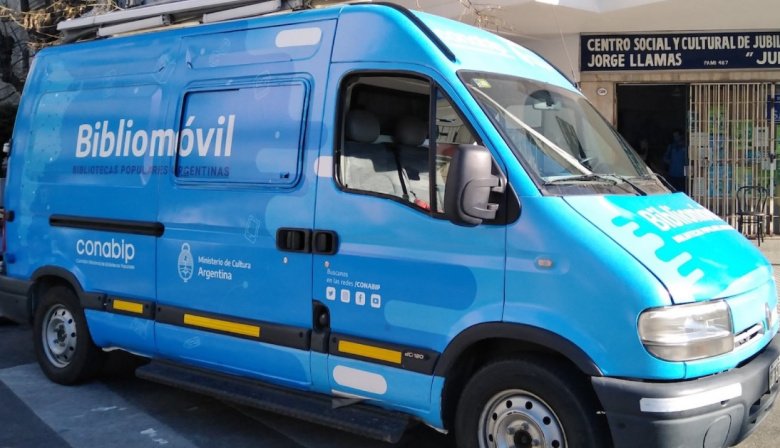 Inician demanda colectiva contra el plan de Milei para destruír las bibliotecas populares
