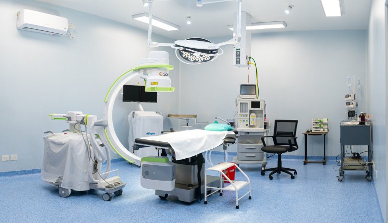 San Cayetano inauguró un nuevo quirófano en su hospital
