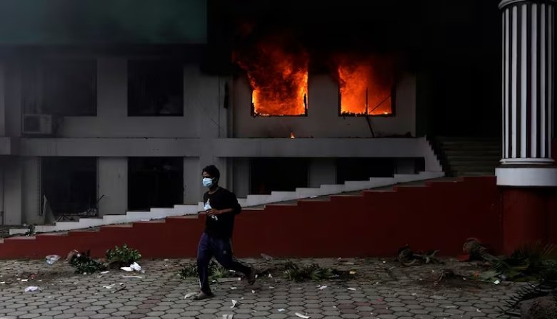 Revuelta social en Nepal: Quemaron viva a la esposa del ex Primer Ministro en medio de las protestas