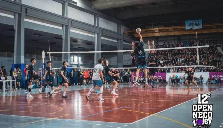 Necochea vibra con el Open Neco Vóley 2025: Tres días a puro deporte juvenil
