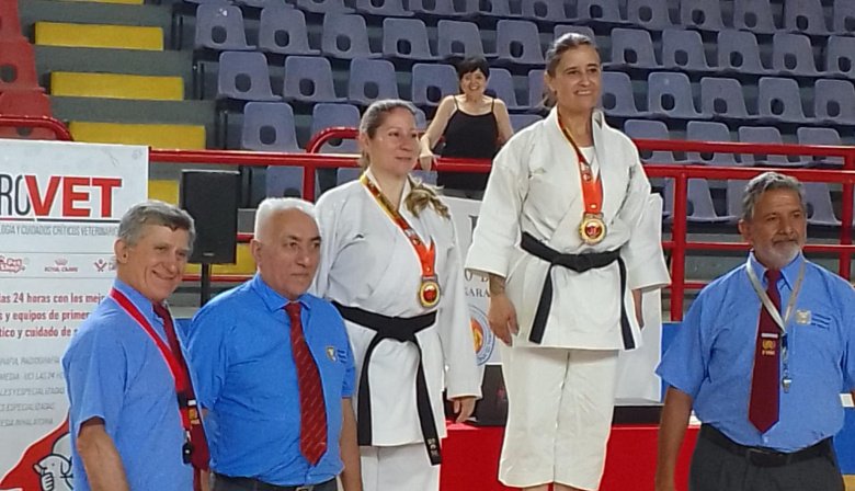 La karateca necochense Rosa Parson en San Luis: Campeona internacional de Katas y múltiple medallista en Kumite