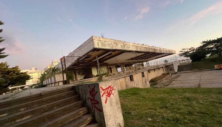 Vender el Casino a cualquier precio: El veto del intendente y la promesa a los empresarios que se reparten el negocio