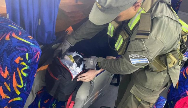 Detuvieron a un hombre con más de un kilo de cocaína en un colectivo rumbo a Bariloche