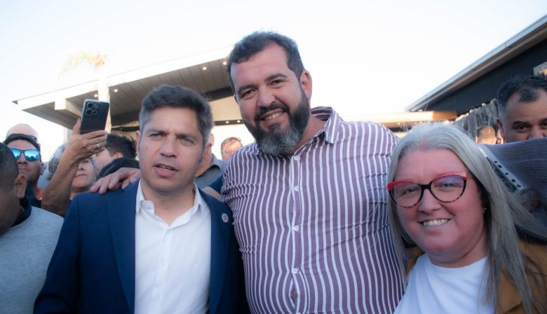 Silvia Blanco y Mateo Boncore estuvieron con Axel Kicillof en Quequén
