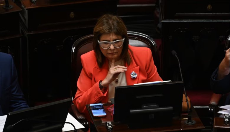 Reforma laboral: Patricia Bullrich admitió un “error” en las licencias por enfermedad y anticipó cambios en Diputados
