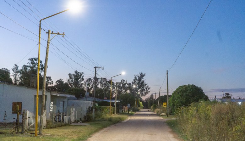 San Cayetano avanza con el recambio de luminarias LED