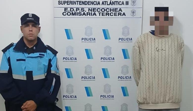 Intentó robar siete remeras de un local en Necochea y fue interceptado por la Policía