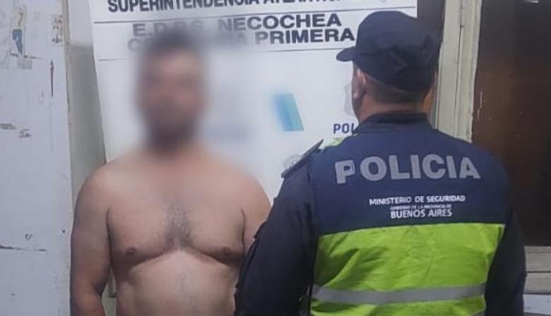 Violento episodio en Necochea: Detuvieron a un hombre armado tras un llamado al 911