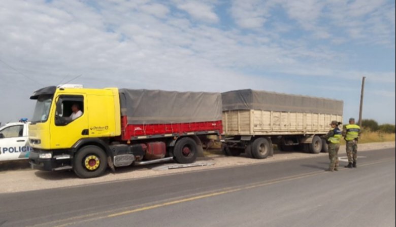 Controles de carga y peso a transportes de gran porte en San Cayetano