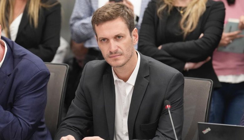 Insólito: Un diputado del PRO compró un rifle por internet, le llegó al Congreso y se activó un operativo de seguridad