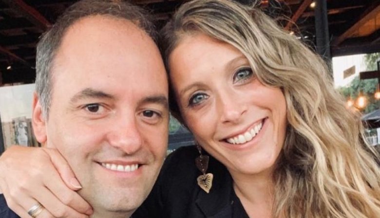 Más pruebas contra Manuel Adorni: Al viaje a Punta del Este se lo habría pagado una productora ligada a la TV Pública