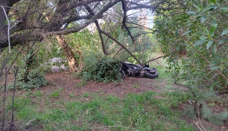 Recuperaron en Quequén una moto robada: Estaba oculta en un terreno baldío