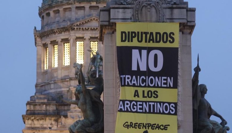 Siete detenidos en una protesta ambientalista contra la Ley de Glaciares en el Congreso