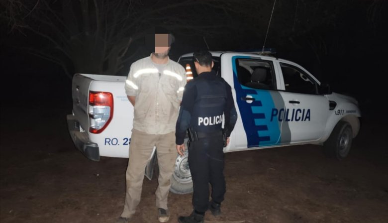 Allanamiento, armas sin numeración y un auto incendiado: Detuvieron a un hombre en Santamarina
