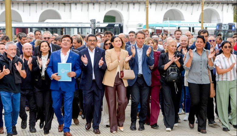 Reclamo de intendentes por combustibles, obra pública y fondos: San Cayetano se suma a la presión sobre Nación