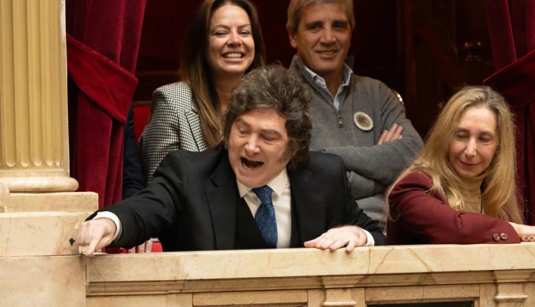 Imagen de Javier Milei en caída: Aprobación en su nivel más bajo y rechazo récord en abril