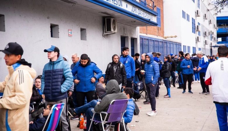 Deudores alimentarios no podrán ingresar a los estadios de fútbol