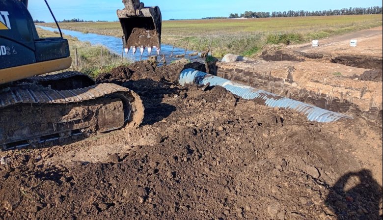 Repararon el acceso al Balneario tras los daños provocados por el desborde del canal Mujica