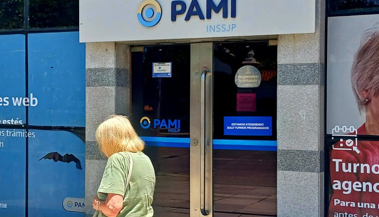 El Gobierno emitirá deuda para rescatar al PAMI en medio de una “crítica situación financiera”