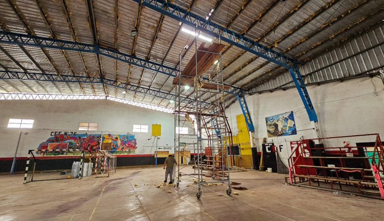 Reinauguraron el SUM del CEF Nº 76 de Quequén tras una importante obra de remodelación