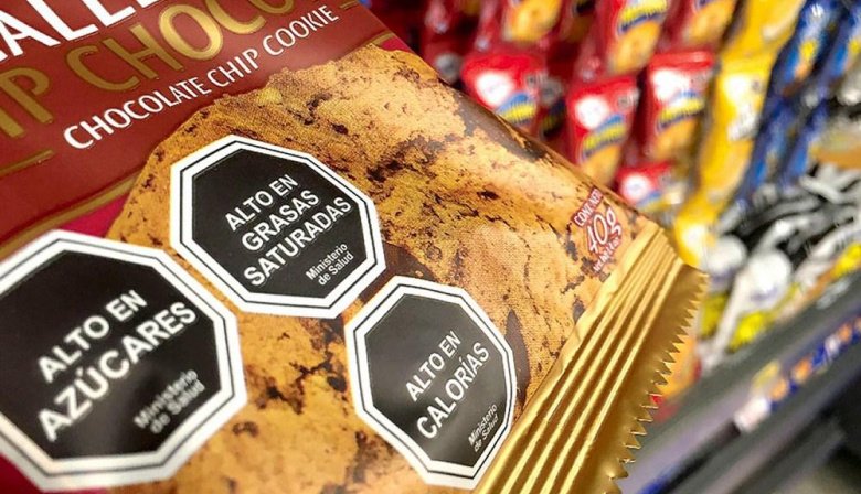 Nutricionistas preocupados: ¿El gobierno quiere venderles alimentos basura a nuestros hijos?