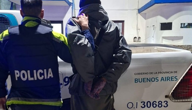 Aprehendieron a un hombre acusado de provocar daños en una vivienda