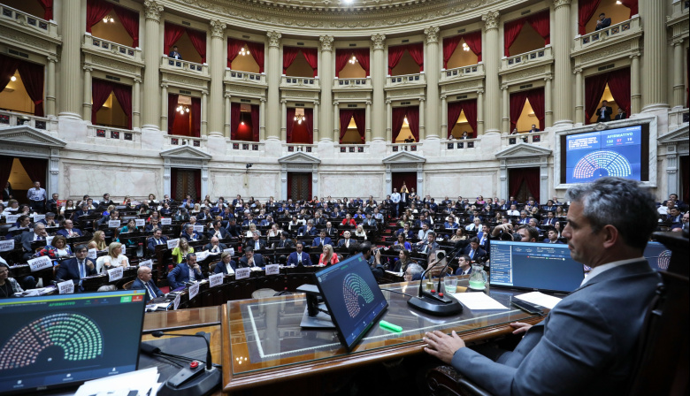 Libertarios y aliados llegaron a un acuerdo para dar de baja la interpelación de Adorni