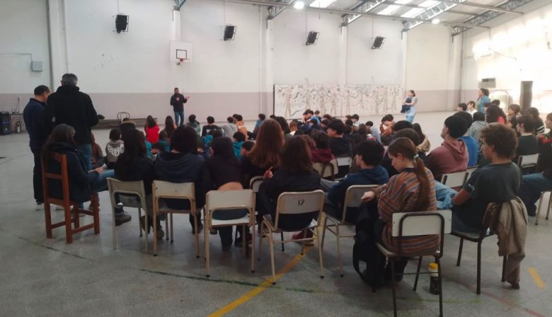 Puerto Ciudad difunde acciones de prevención de adicciones en escuelas de Necochea