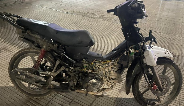 Circulaba en una moto con pedido de secuestro activo y fue aprehendido