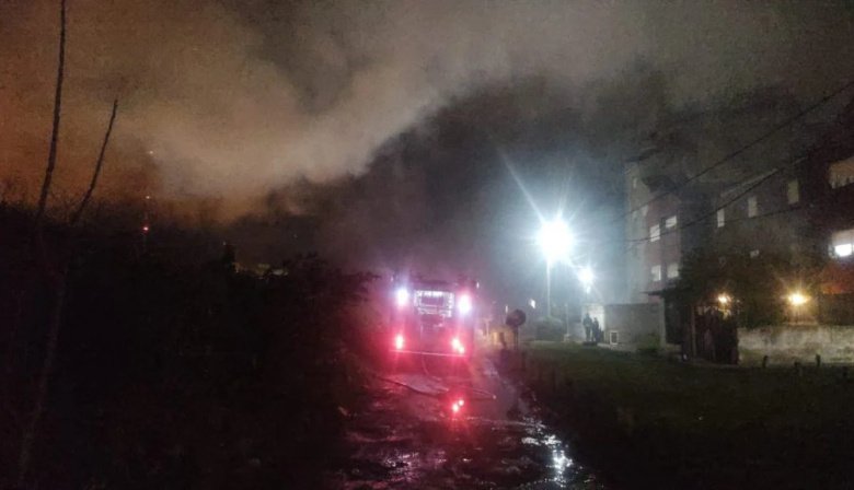 Mar del Plata: Un incendio destruyó 23 vehículos oficiales en un predio judicial