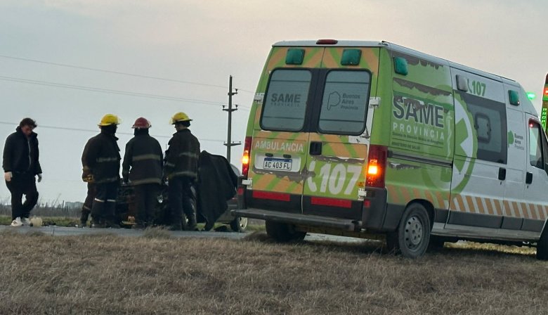 Tragedia en la Ruta 228: Un matrimonio murió tras chocar con un camión en cercanías de Tres Arroyos