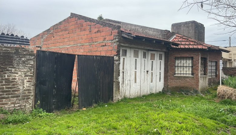 Entró a robar una casa con un cómplice, la detuvieron y descubrieron que tenía un pedido de captura