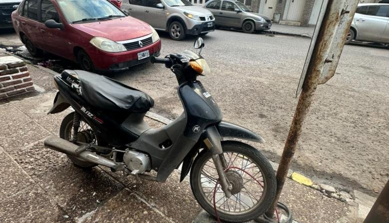 Intentó robar una moto, lo descubrieron cortando el candado y terminó detenido