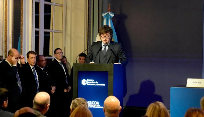 Milei culpó al aborto por la caída de la natalidad: "Estamos pagando muy cara la locura de los pañuelitos verdes"