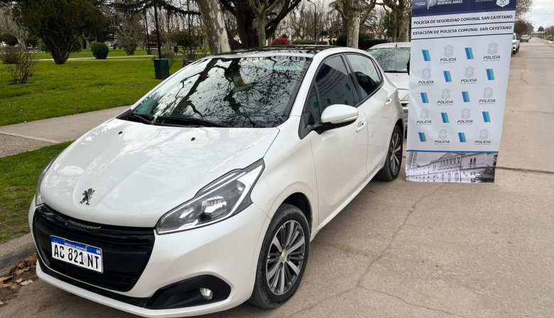 Detectaron un auto robado y documentación falsa durante un control en la Rotonda de Energía